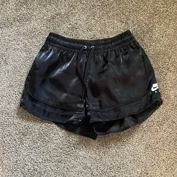 Nike air shorts ASO Lucy Hale size small - Picture 1 of 5